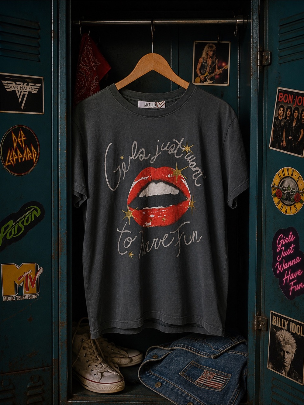 Letluv Daydreamer Cindy Lauper Women's Short Sleeve Graphic Tee